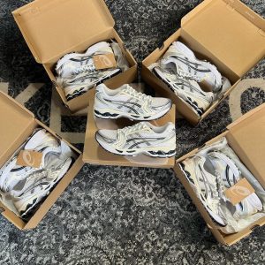 ASICS Gel-Kayano 14 pallets